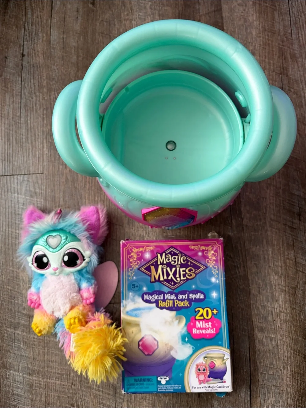 Magic Cauldron Playset with Pink and Mint Accessories